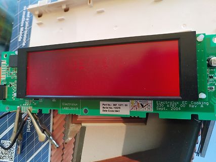 Elektronikplatine mit rotem LCD-Display