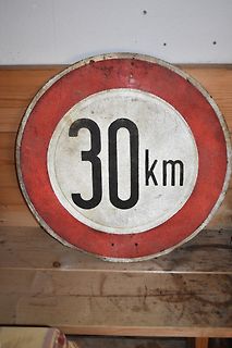 Verkehrsschild 30 km/h