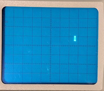 Abfotografiertes blaues Display mit Gitterlinien