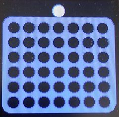 Abfotografierter Bildschirm mit Punktmatrix