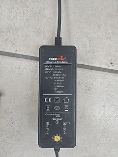 Universal AC Adapter von Poppstar