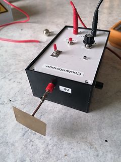 Coulombmeter mit Elektroden und Anschlüssen