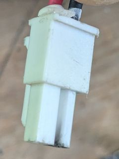Weißer elektrischer Steckverbinder