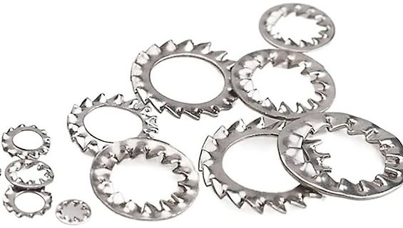 Verschiedene Wellenscheiben aus Metall