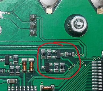 Nahaufnahme einer Leiterplatte mit SMD-Bauteilen