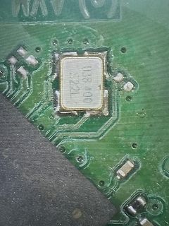Nahaufnahme eines SMD-Bauteils auf Leiterplatte
