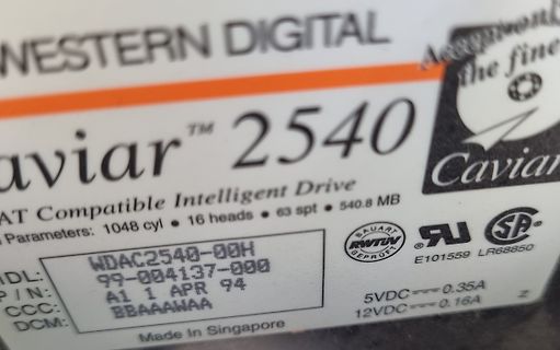 Aufkleber einer Western Digital Caviar Festplatte