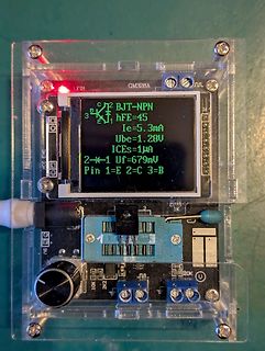 Messaufbau eines BJT-NPN Transistors mit LCD-Display
