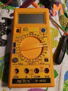 Gelbes Multimeter Metex M-4630
