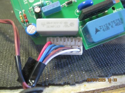 Nahaufnahme einer Leiterplatte mit elektronischen Bauteilen
