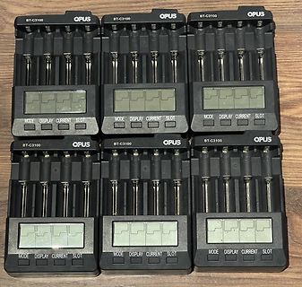Sechs Opus BT-C3100 Akku-Ladegeräte