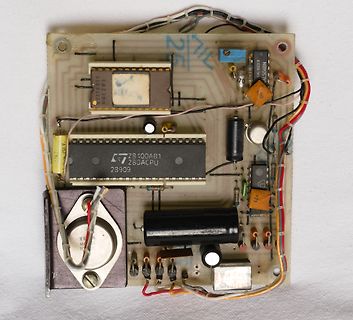 Leiterplatte mit Z80 Mikroprozessor und Bauteilen