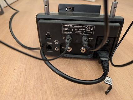 Rückseite einer JBC NAE-2B Steuereinheit