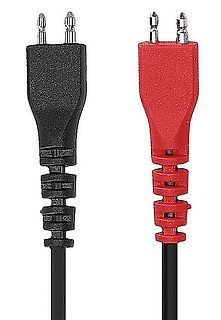 Bananenstecker in Schwarz und Rot