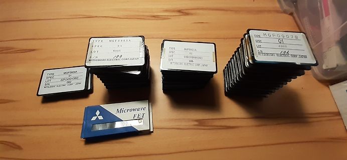 Stapel von Mitsubishi Microwave FETs