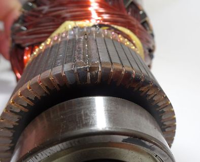 Ankommator eines Elektromotors mit Wicklungen