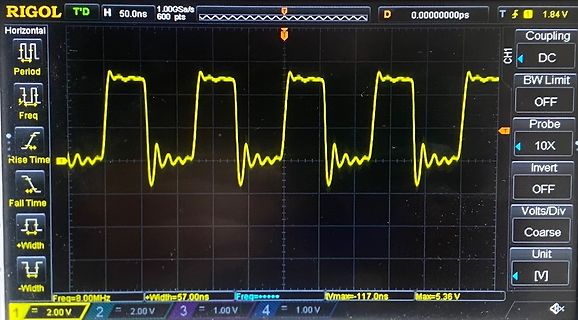 Oszilloskop-Display mit Rechtecksignal