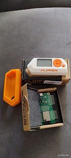 Flipper Zero Hardware Komponenten und Verpackung