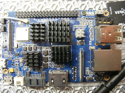 Ein Single Board Computer mit Kühlkörpern