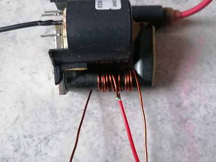 Transformator mit Kupferwicklungen und Anschlüssen