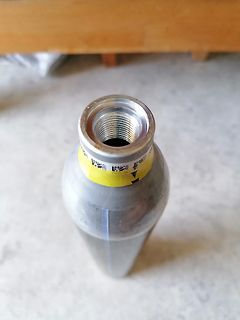 Metallisches Bauteil mit Gewinde