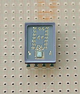 Mikrochip auf Lochrasterplatine