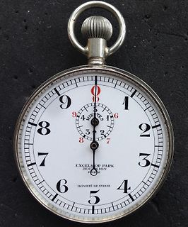 Taschenuhr mit weißem Zifferblatt