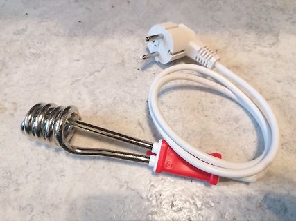 Elektrischer Wasserkocher-Heizstab mit Stecker