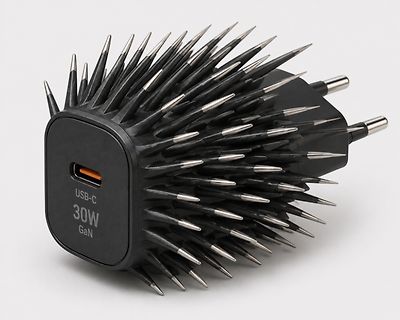 USB-C Ladegerät mit Stacheln