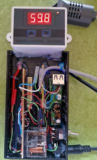 Fehlerhafter Umbau eines Feuchtigkeitsreglers mit USB-Modul und Netzteil