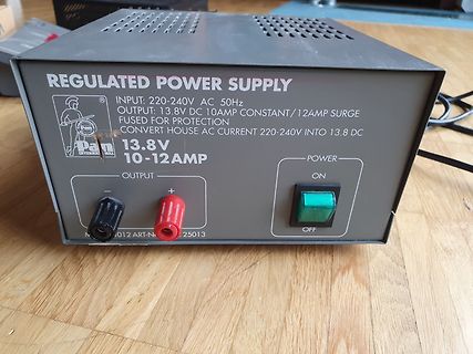 Reguliertes Netzteil 13.8V 10-12A