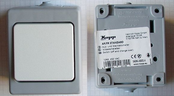 Rückseite eines Lichtschalters von Kopp