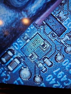 Nahaufnahme einer Leiterplatte mit SMD-Bauteilen