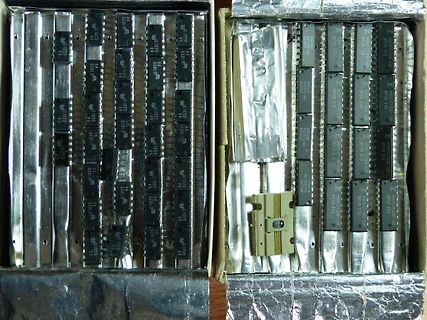 Reihe von integrierten Schaltkreisen in Aluminiumverpackung