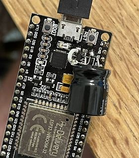 ESP32-WROOM-32 Development Board mit Elektrolytkondensator