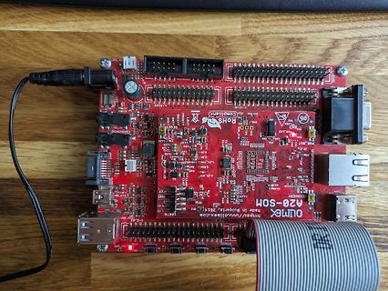Ein Einplatinencomputer auf Holzuntergrund