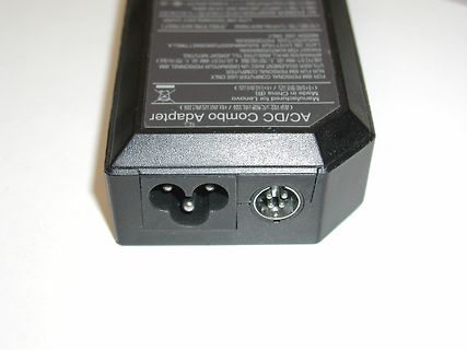 AC/DC Combo Adapter Anschlussbuchsen