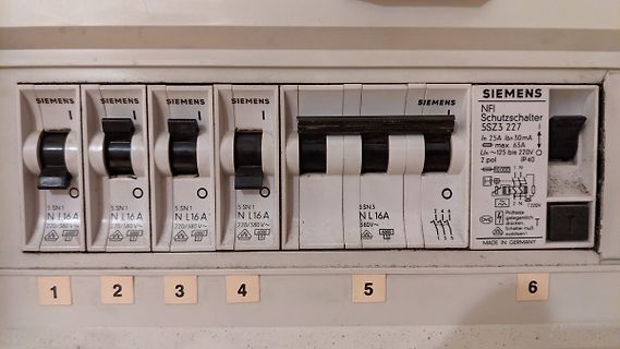 Siemens Leitungsschutzschalter in einem Sicherungskasten