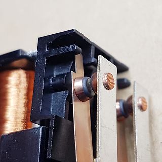 Nahaufnahme eines elektromagnetischen Relais oder Schalters