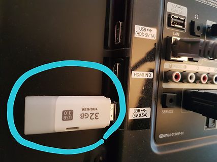USB-Stick in Anschluss eines Geräts