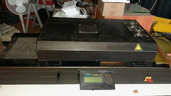 Elektronisches Heizgerät mit Display und Lüftern