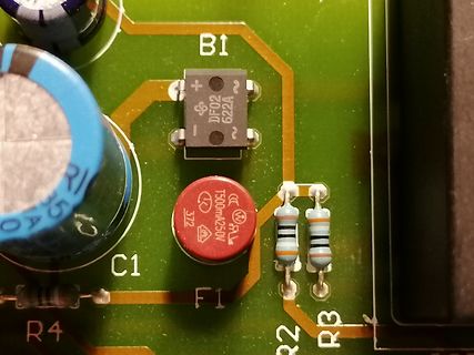 Nahaufnahme einer Leiterplatte mit elektronischen Bauteilen