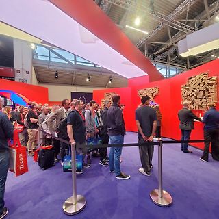 Menschenmenge auf einer Messe