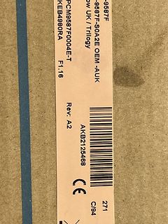 Aufkleber mit Seriennummer und Barcode