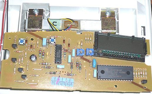 Leiterplatte mit LCD-Display und Mikrocontroller