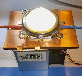 Elektronikkomponente mit Kühlkörper und Lüfter
