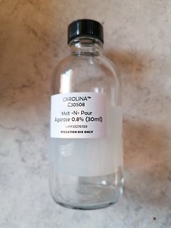 Glasflasche mit Agarose-Lösung