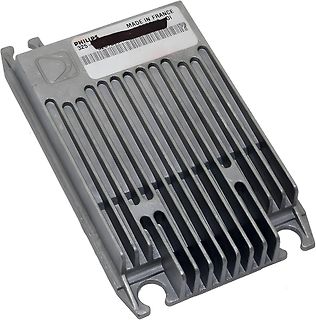 Elektronikbauteil mit Kühlrippen