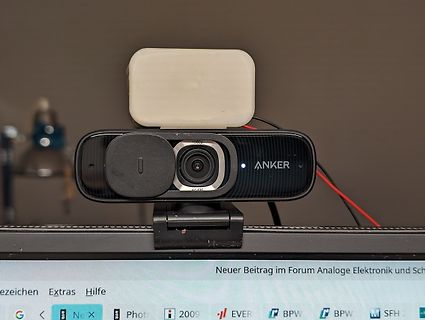 Anker Webcam auf Monitor montiert