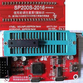 Zwei Leiterplatten eines EEPROM-Programmierers